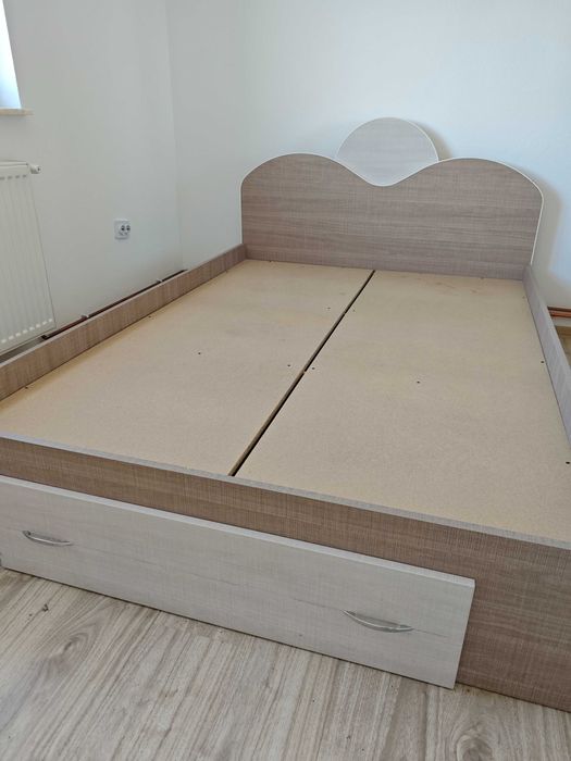 Șifonier, dulap și pat