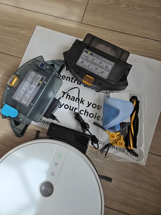 Прахосмукачка робот за сухо и мокро почистване, Wi-Fi приложение.