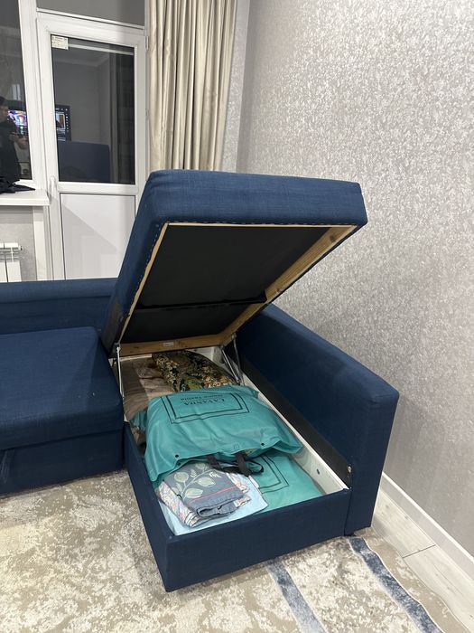 Продам диван двухместный