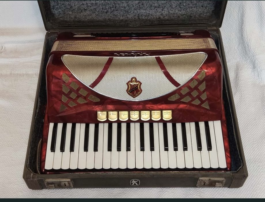 Акордрон / HOHNER -LUCHIA ||P / 80баса  - Като ЧИСТО НОВ от Магазина .Много здрава компресия ,Профилактиран !!