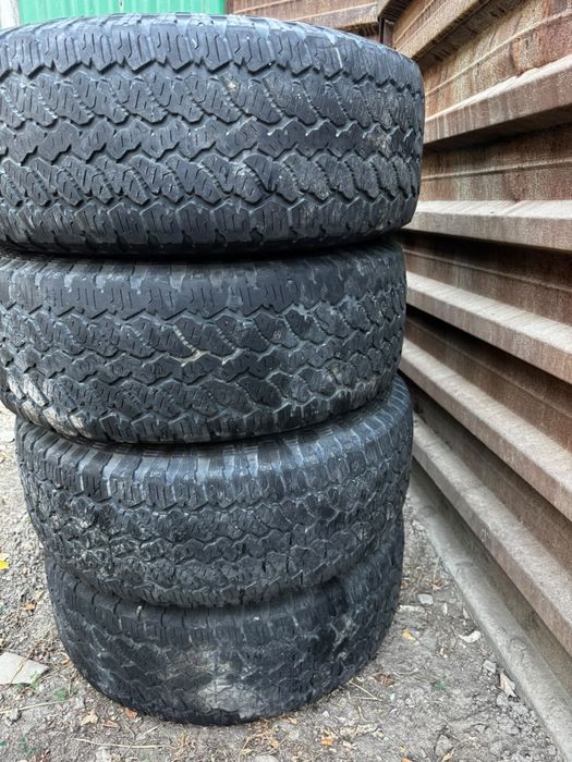 Диски от 4Runner 215 оригинальные с АТ шинами