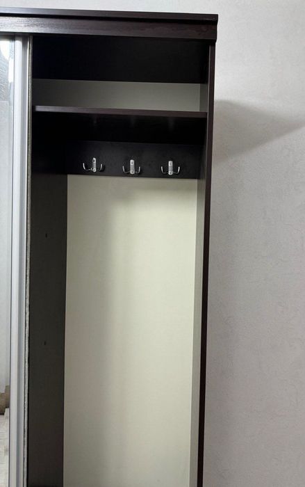 Продаю шкаф в прихожую