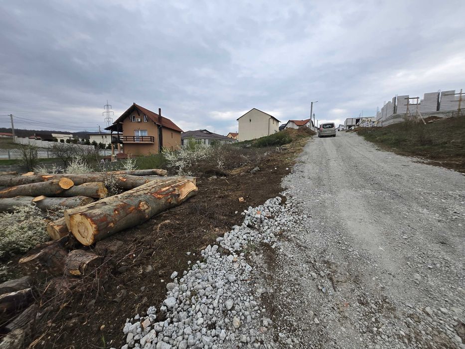 Vand teren zona Zavoi-Archia (Intravilan in noul PUG)