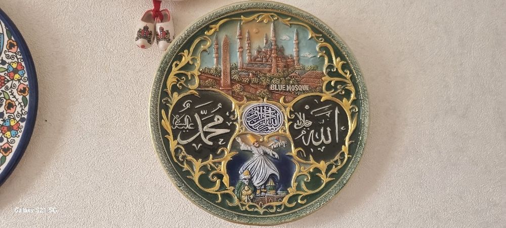 Сувенирные тарелки