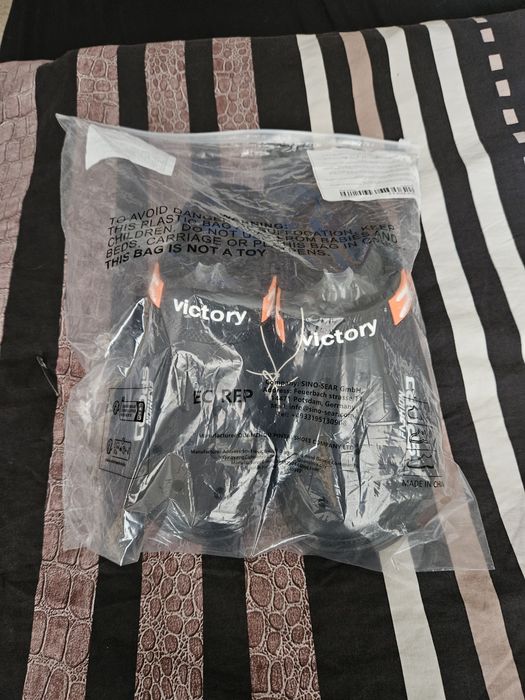 Мъжки чехли като CROCS