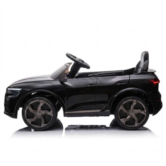 Детска акумулаторна кола Audi RS Q8 12V - ЦЕНА 149€