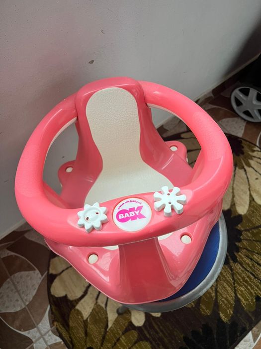 Scaun de baie cu ventuze pentru bebe 6 luni+