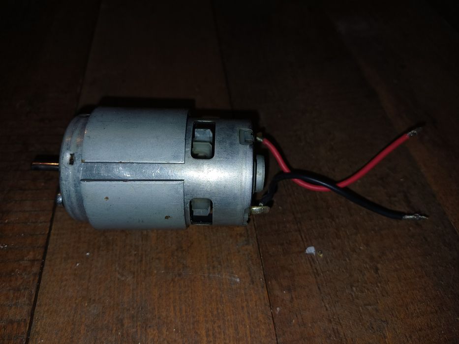 Motor periat  755