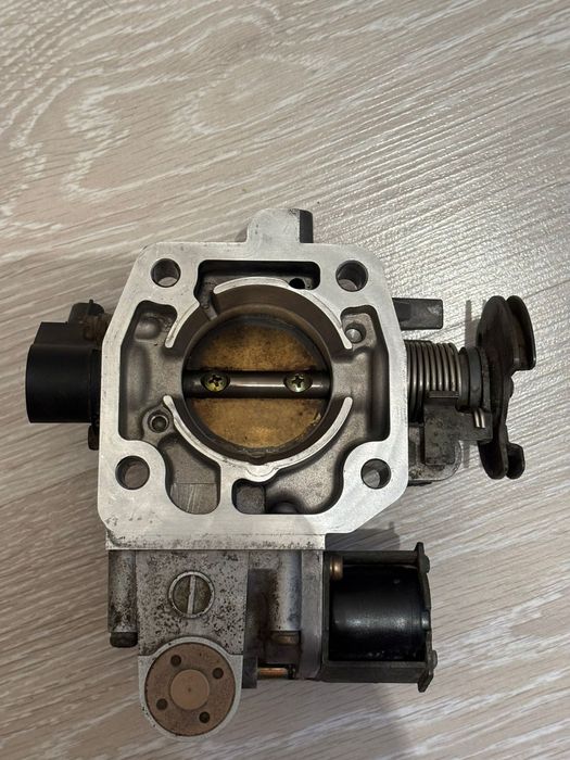 Дросельная заслонака