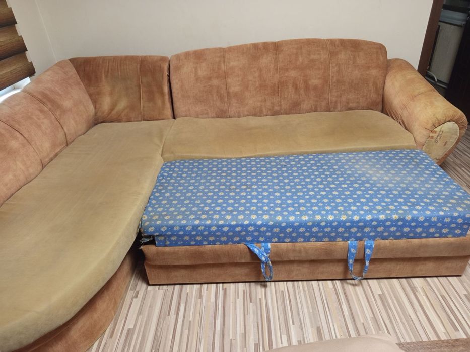 Продавам ъглов диван