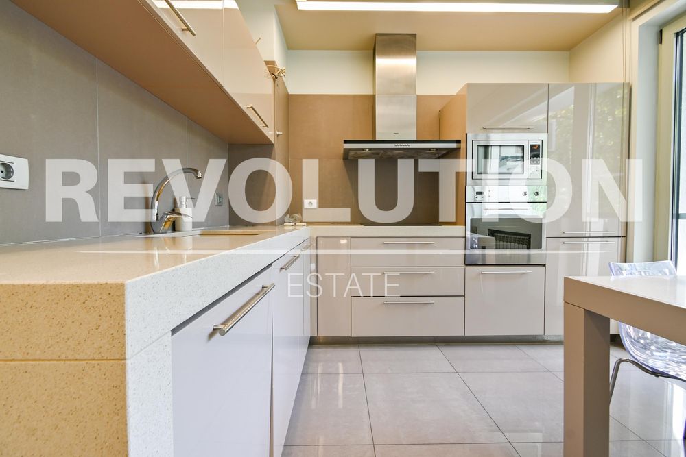 Дава се под наем Тристаен апартамент в София, Медицинска академия - 100 кв.м за 1000 € - Снимка #3