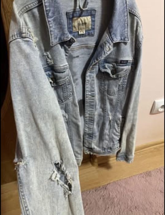 Nume piesa : Fallen Angel  Geaca de blugi pictata manual