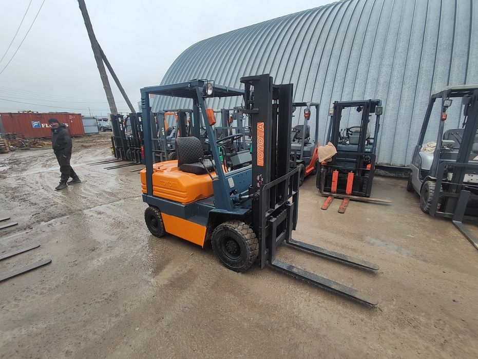 Продам вилочный погрузчик. Кара