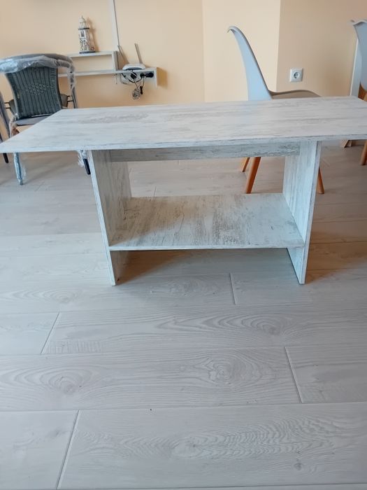 Холна маса почти не използвана