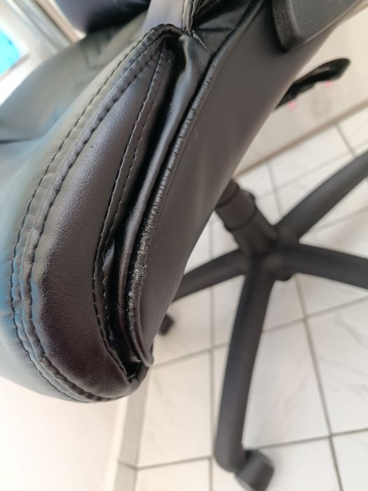 Офис стол кожен 100 лв