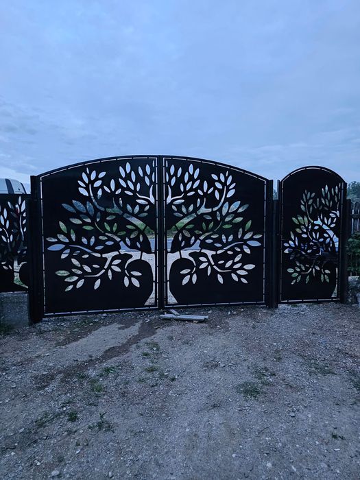 Porți și garduri tablă decupată.