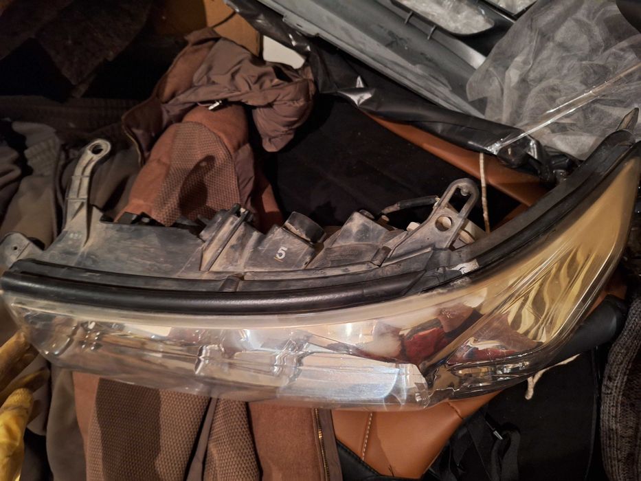 фара передняя левая Land Cruiser 200