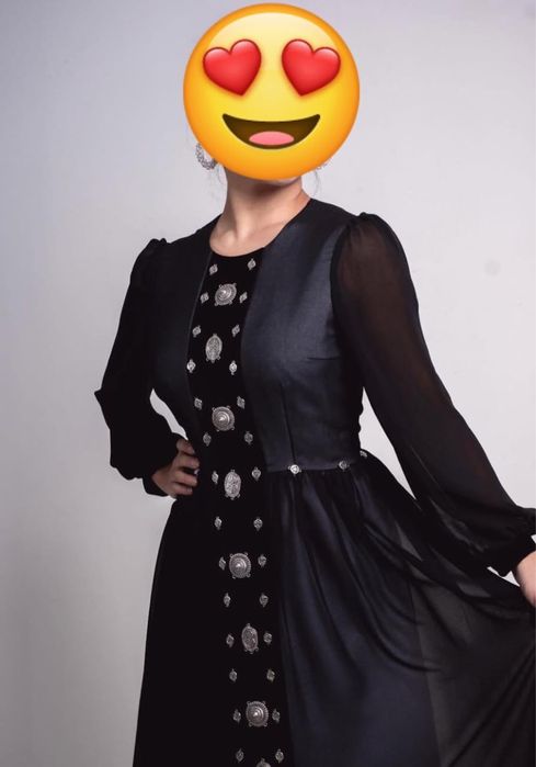 Красивая платье в национальном стиле