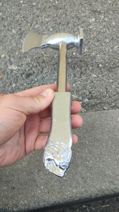 Ciocan snitele cu toporisca