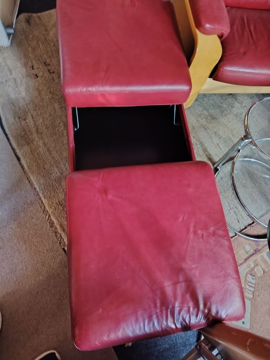 Set de doua fotolii cu taburet și măsuță