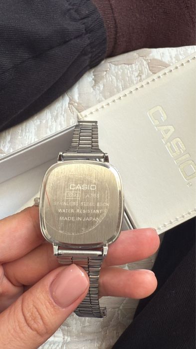 Срочно продам парные часы