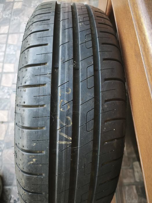 Anvelopa/Cauciuc Good Year Dacia Logan Sandero 185/65 R15 vară