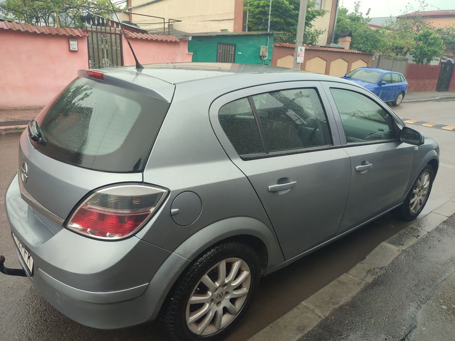 Opel Astra h 2009, 1,6 benzina + gpl , preț 1700 euro negociabil