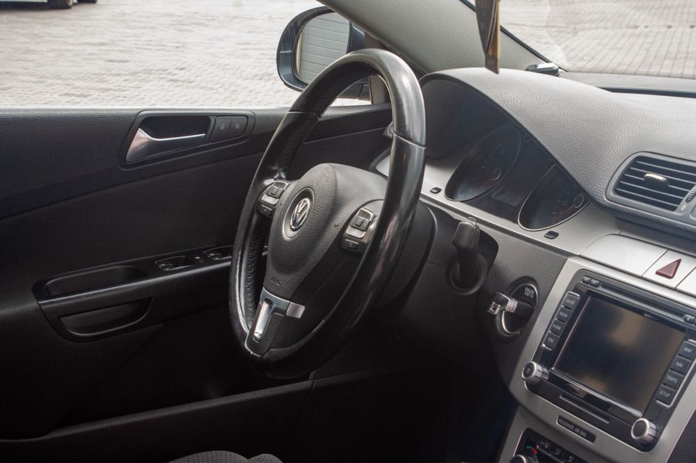 VOLKSWAGEN Passat 2010 — imagine 5