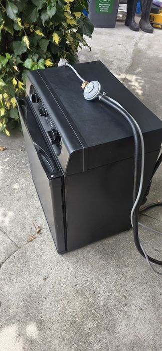 Хладилник на газ, 12 V  И 220V