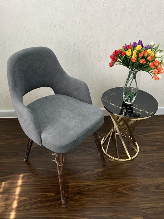 Бархотный Серый Стул