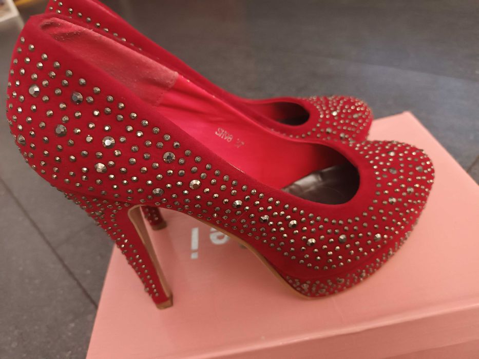 Обувки с ток или платформа 37 номер по 8 лв. чифта или 25лв. За 4те.