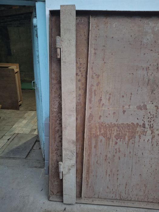 Железные гаражные ворота