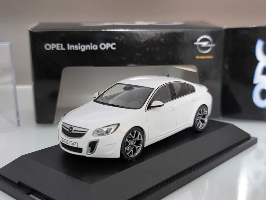 Macheta Auto 1/43 Schuco Dealer Edition Opel Insignia OPC