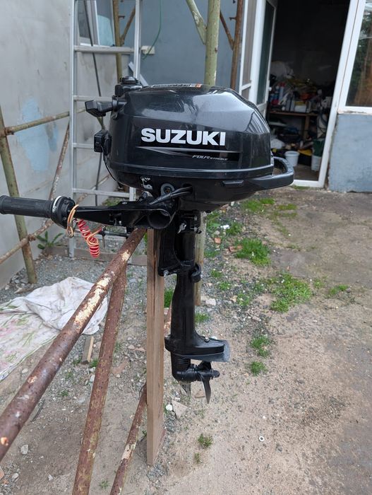 Motor barca Suzuki 2,5hp cizma scurta