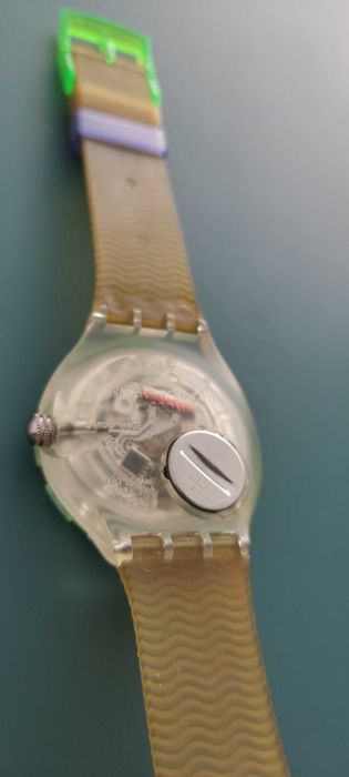 Продавам часовник суоч/ swatch