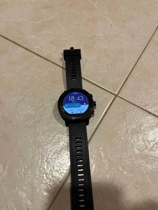Продавам смарт часовник Amazfit Stratos 2