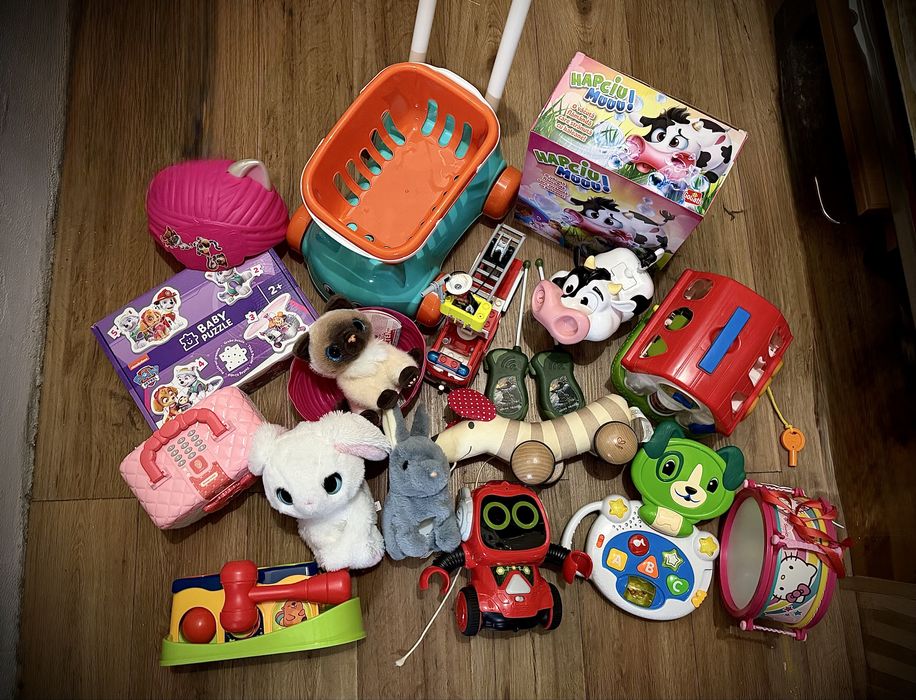 Lot jucarii pets alive fuzzy friend pisicuta pets alive catelusul hugo