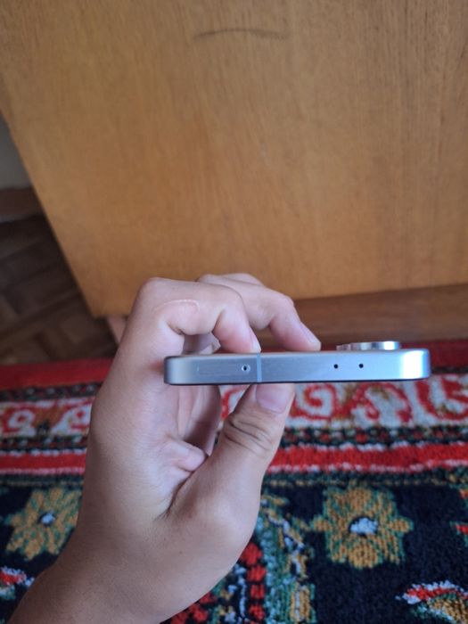 Samsung S24 FE 128GB - Kafolatli, qutisi bilan, holati a'lo