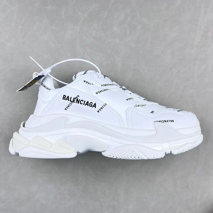 Balenciaga triple s