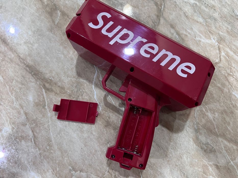 Пистолет Supreme для купюр