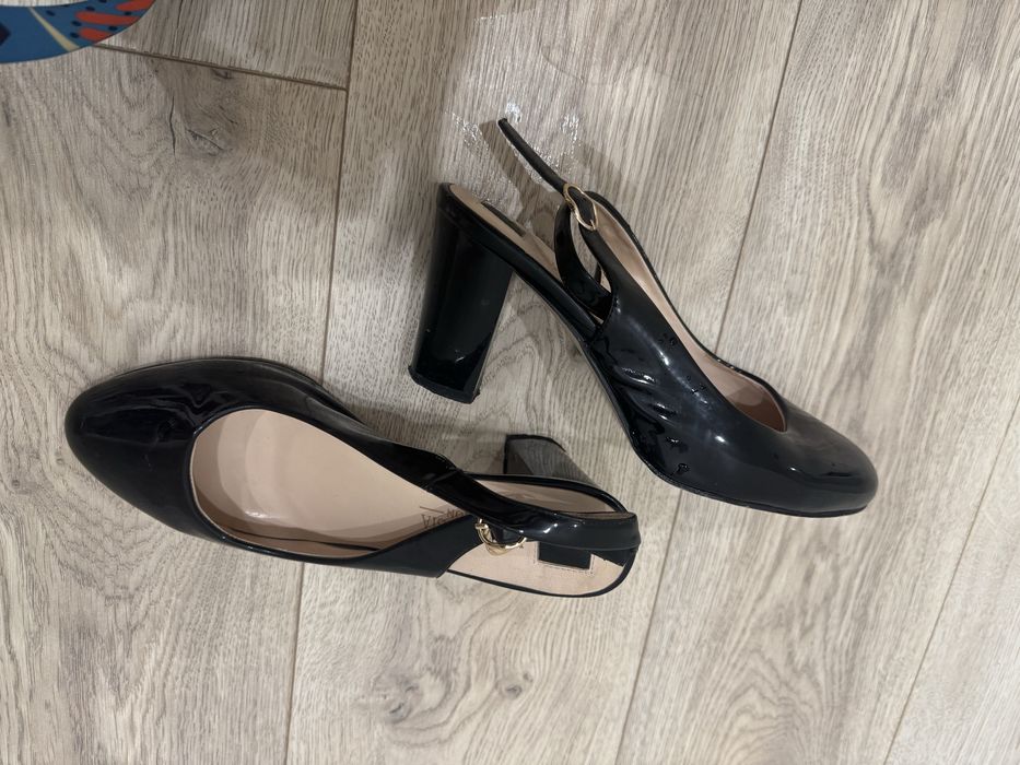 Красивые босоножки