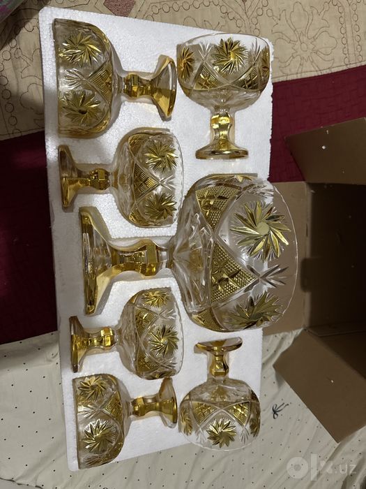 Zarli shisha idishlar sotiladi