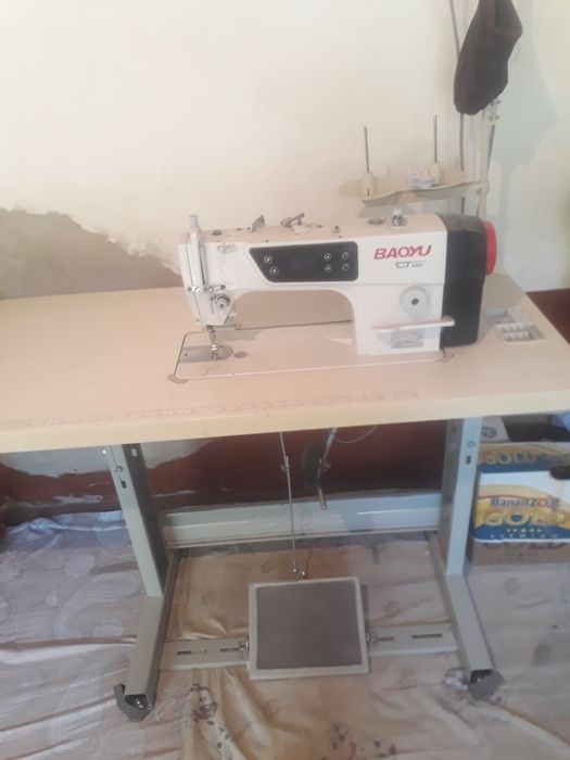 Baoyu va Jack tikuv moshinasi sotiladi