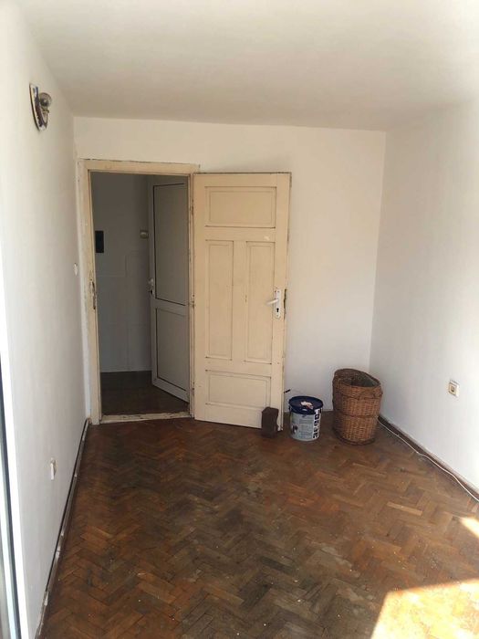 Апартамент 60 квадрата.център