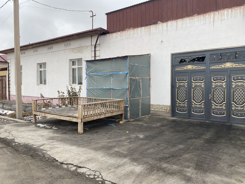 Gurlan novoiyda katej sotiladi 600kv aldinda 1000kv bog bor prochi yer