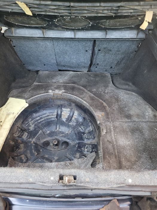 Автомобиль мазда кронос