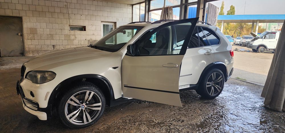 Bmw x5 e70 4.8 л