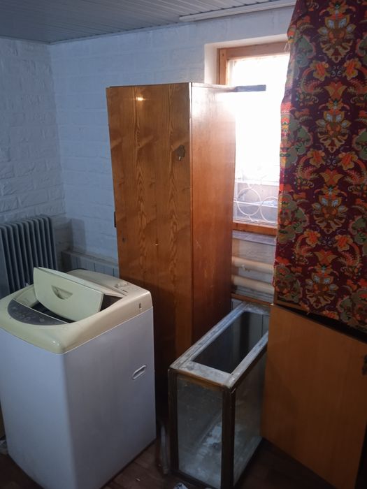 Шкафы,тумбочки,б/у