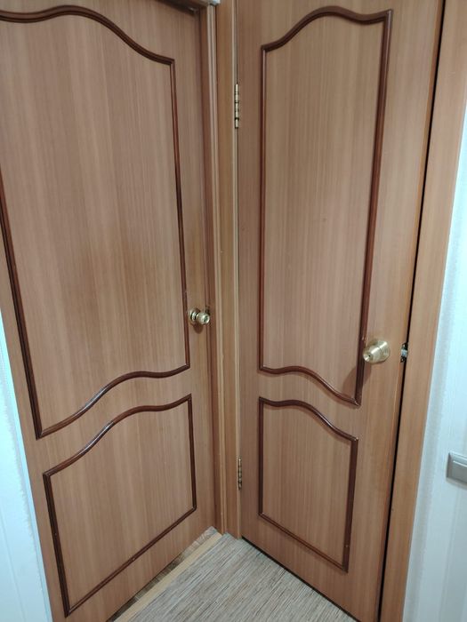 Отдам бесплатно двери