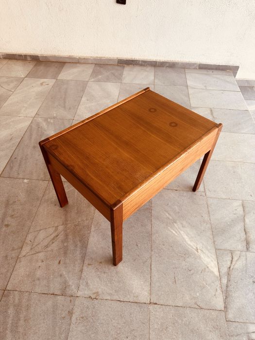 Винтидж масичка / нощно шкафче – teak, mid-century (60-те години)